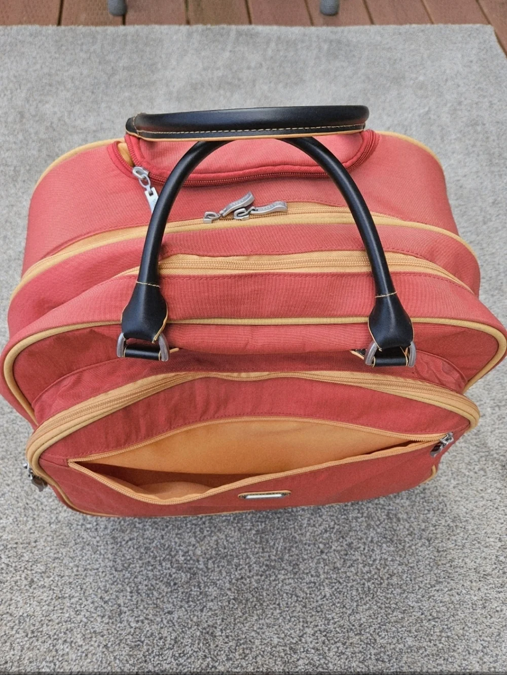 BAGGALLINI TRAVEL BAG LUGGAGE ROLLING CARRY ON Suitcase Weekender Orange Rust